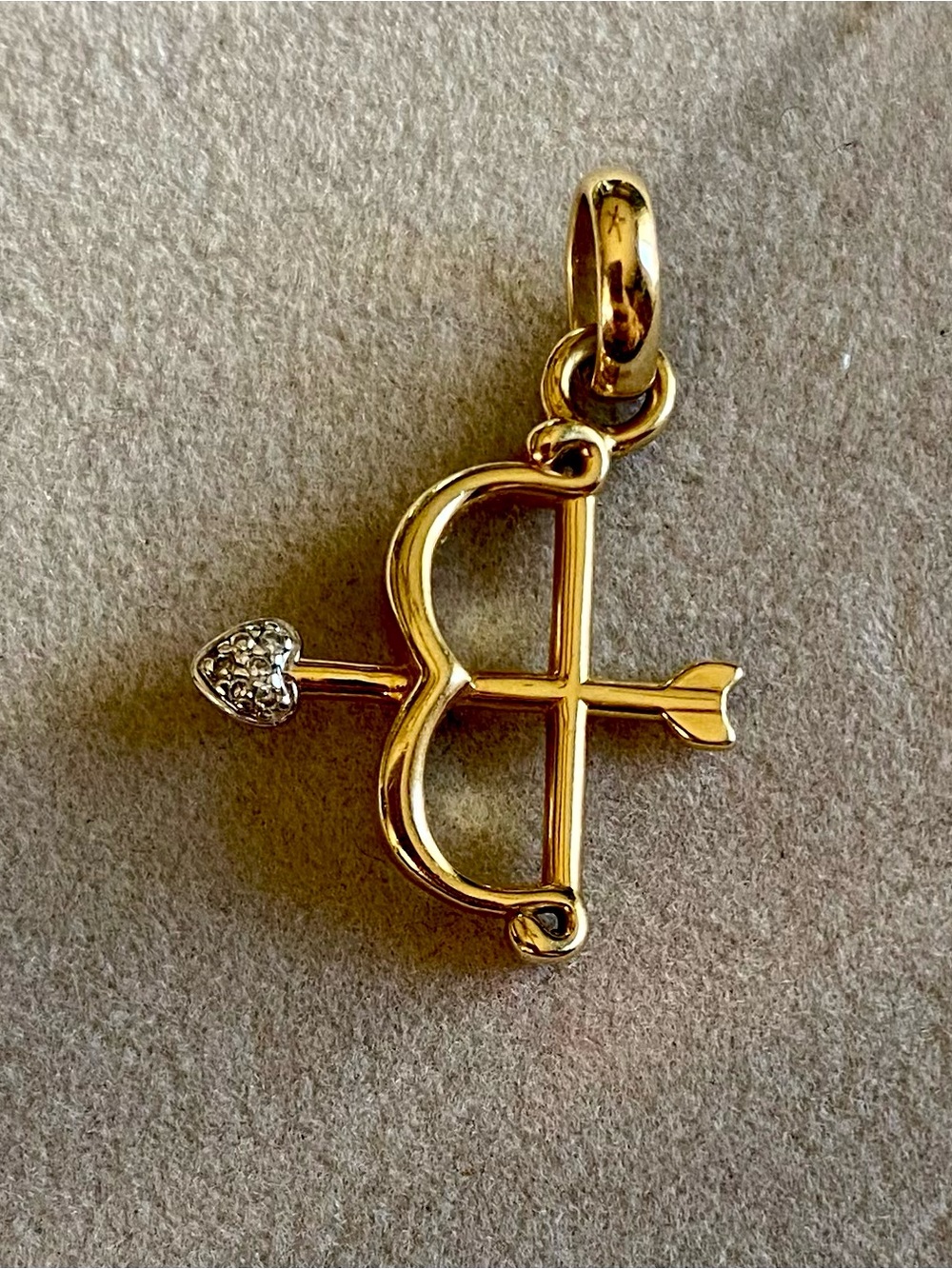 Links of London 18k Gold Bow and Arrow Heart Pendant Charm - Women Jewelry